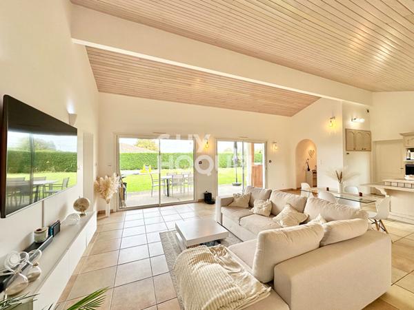 Maison de plain pied proche d'HAGETMAU de 111 m² avec piscine