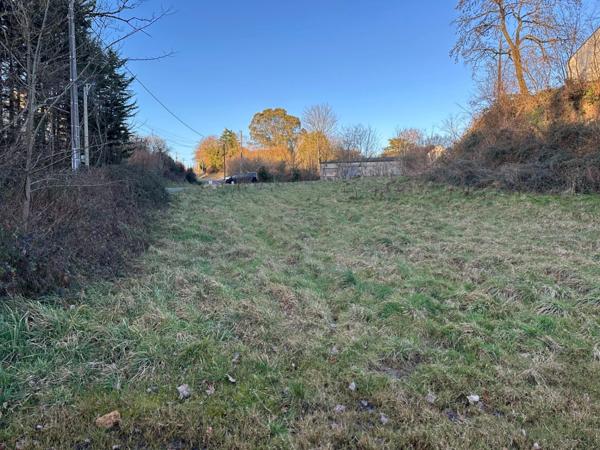 Terrain de 1 275 m² viabilisé à vendre sur Mayenne
