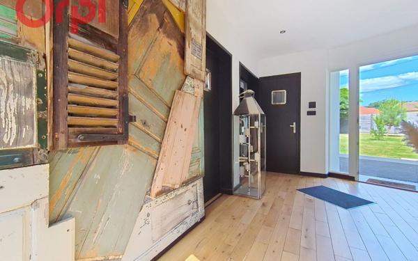 Maison à vendre    8 pièces •  Saint-Yorre