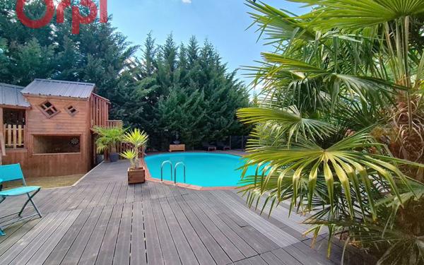 Maison à vendre    8 pièces •  Saint-Yorre