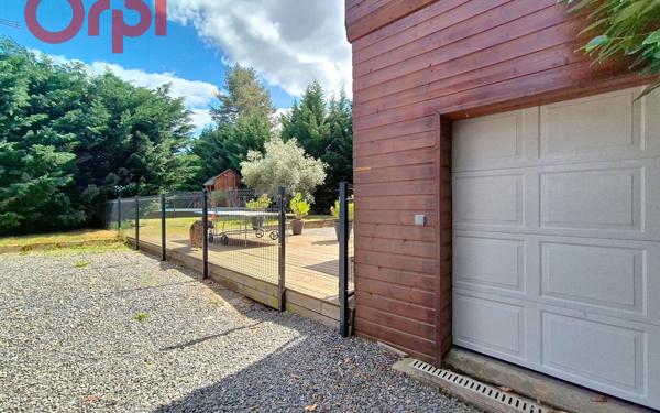 Maison à vendre    8 pièces •  Saint-Yorre