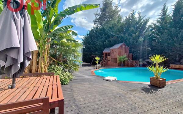 Maison à vendre    8 pièces •  Saint-Yorre