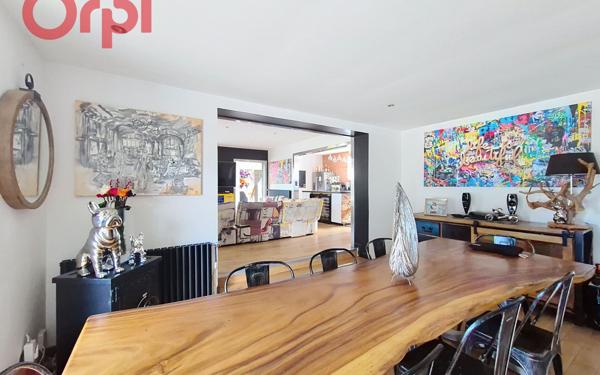 Maison à vendre    8 pièces •  Saint-Yorre