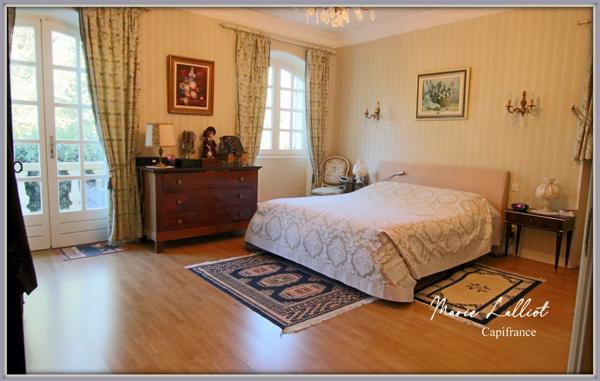 Maison à vendre 12 pièces, Grand séjour, 6 chambres, Terrain de Tennis, Bois, Cours d'eau