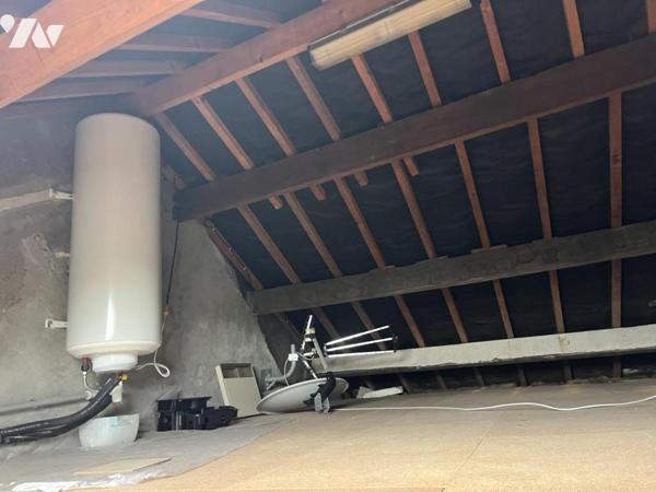 MAISON en bon état et en centre ville avec belle cour au sud