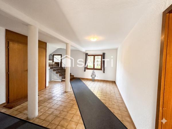 Hésinge - Dernier étage : F3/F4 lumineux  avec vue panoramique sur le village et son clocher"