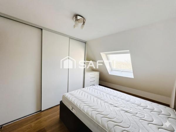 Hésinge - Dernier étage : F3/F4 lumineux  avec vue panoramique sur le village et son clocher"