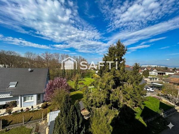 Hésinge - Dernier étage : F3/F4 lumineux  avec vue panoramique sur le village et son clocher"