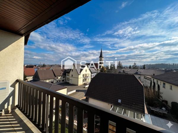 Hésinge - Dernier étage : F3/F4 lumineux  avec vue panoramique sur le village et son clocher"