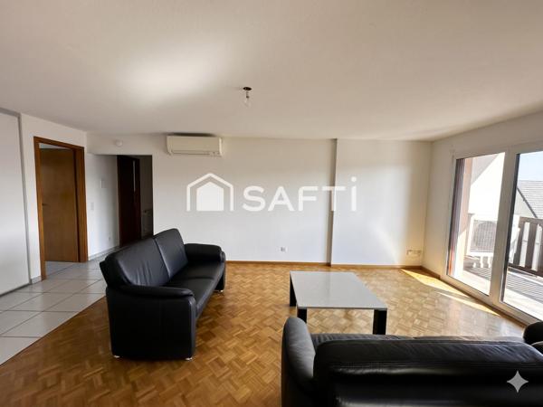 Hésinge - Dernier étage : F3/F4 lumineux  avec vue panoramique sur le village et son clocher"