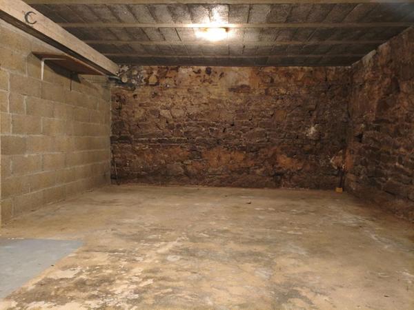 Exclusivité !! Côtes d'Armor. 22940 Plaintel. Maison en pierres de plain-pied, 2 chambres, garage, terrain