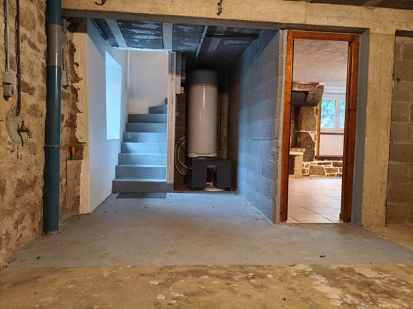 Exclusivité !! Côtes d'Armor. 22940 Plaintel. Maison en pierres de plain-pied, 2 chambres, garage, terrain