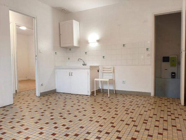 Exclusivité !! Côtes d'Armor. 22940 Plaintel. Maison en pierres de plain-pied, 2 chambres, garage, terrain