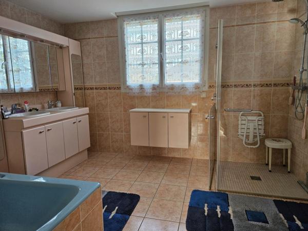 Maison à ALENÇON, 61000 - 6 pièces 158m²