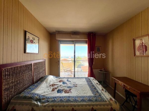 Vente
                Appartement84,62 m² - 3 Pièces -
                    ROYAN (17200)
