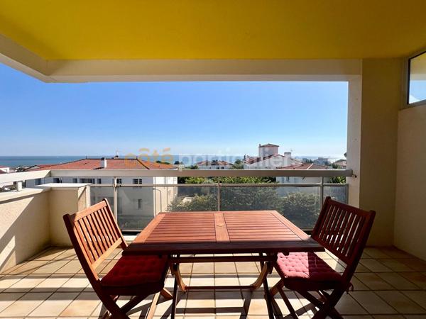 Vente
                Appartement84,62 m² - 3 Pièces -
                    ROYAN (17200)