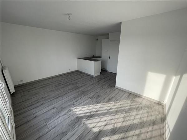 Appartement à louer 530 € CC Tours 1 pièce 28 m² DPE D