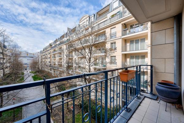 5 pièces 111.13 m² - VILLA HAUSSMANN-CALME-LUMINEUX-2 PARKINGS