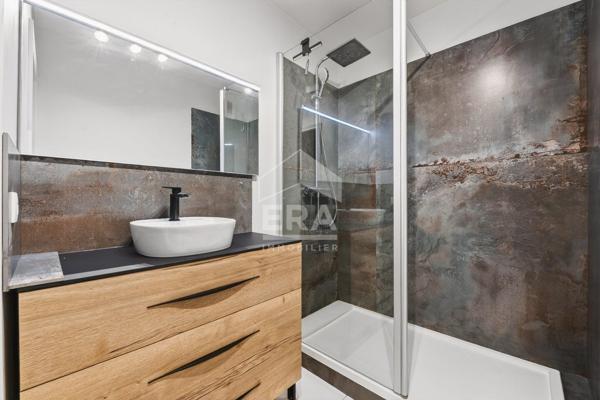 5 pièces 111.13 m² - VILLA HAUSSMANN-CALME-LUMINEUX-2 PARKINGS