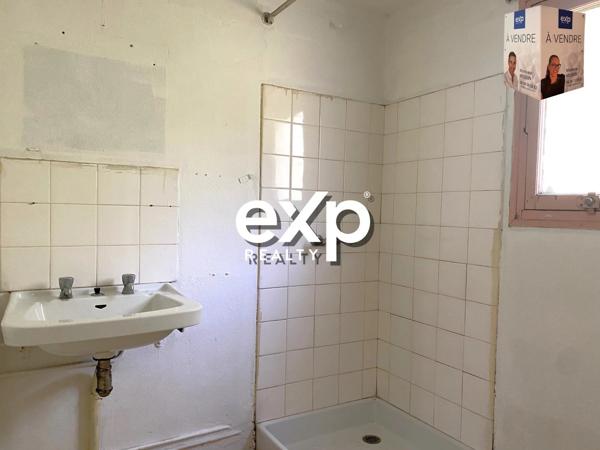 Maison T2/3 - 44 m²  - Jardin 77 M²  - 2 Places de Parking  / Les Moulins