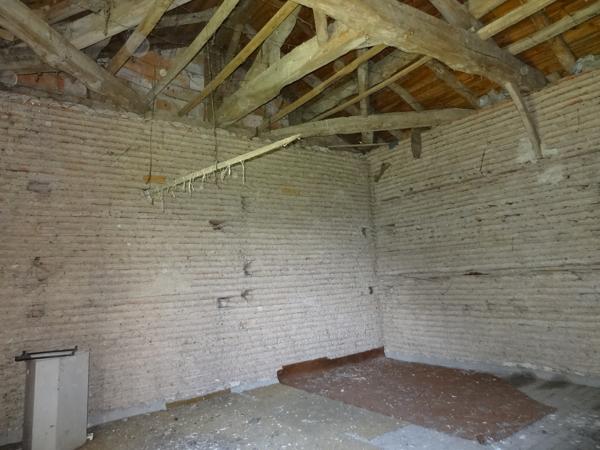 Damazan (47160) Maison et séchoir à rénover