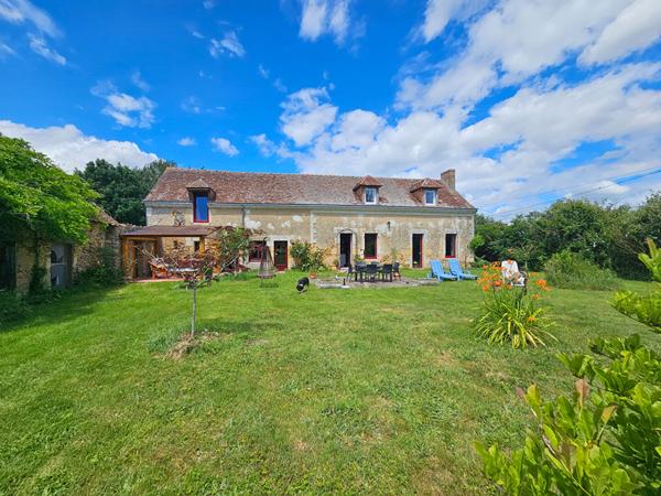 À vendre Charmante longère de caractère sur plus de 2 hectares SECTEUR FOUGERE