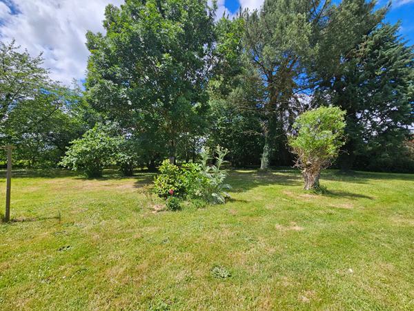 À vendre Charmante longère de caractère sur plus de 2 hectares SECTEUR FOUGERE
