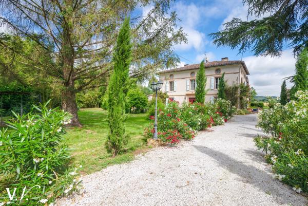 Lisle sur Tarn Charmante Maison de Maître du 19ème
