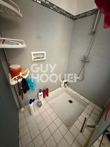 Maison de Village en 3 faces, F4  avec garage et terrasse. A vendre VILLELONGUE DE LA SALANQUE (66140)