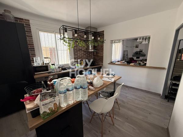 Maison de Village en 3 faces, F4  avec garage et terrasse. A vendre VILLELONGUE DE LA SALANQUE (66140)