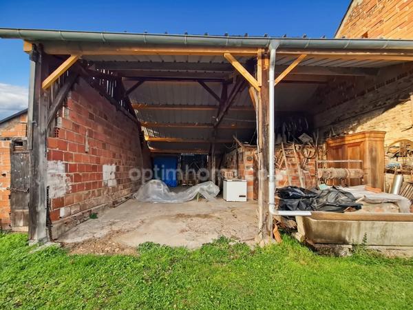 Maison à rénover avec nombreuses dépendances et grand terrain – Espinasse-Vozelle (03)