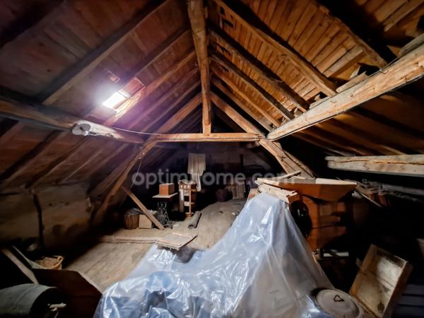 Maison à rénover avec nombreuses dépendances et grand terrain – Espinasse-Vozelle (03)