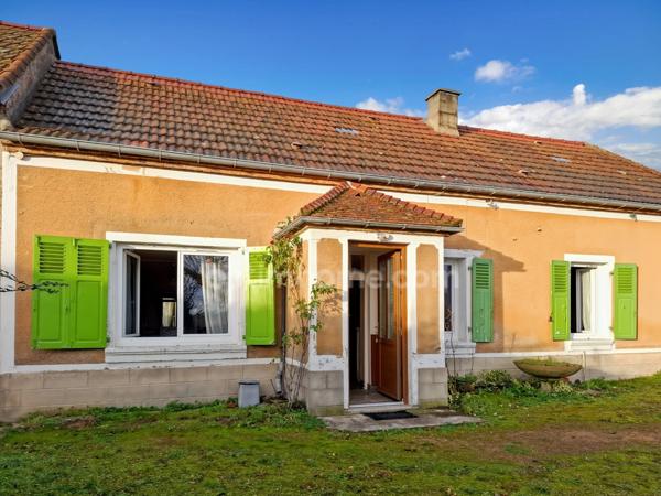 Maison à rénover avec nombreuses dépendances et grand terrain – Espinasse-Vozelle (03)