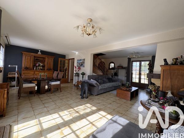 Maison à vendre 6 pièces 140 m² Saint-Fargeau-Ponthierry