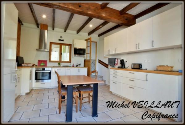 Maison à vendre 11 pièces MOULINS (03), 5 chambres, garage, 3 salles d'eau, terrain 237 m²