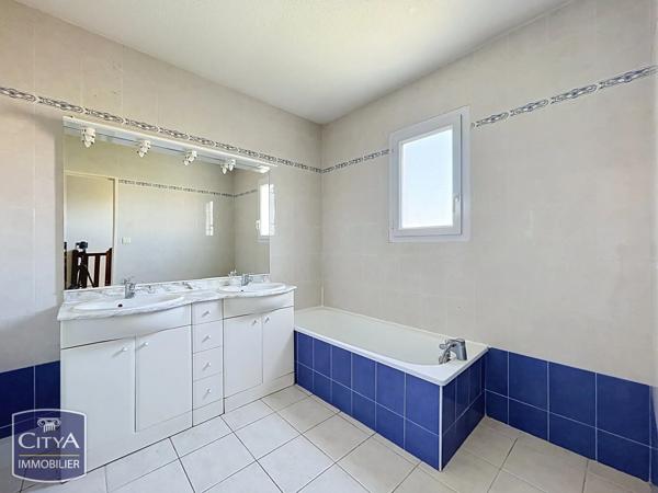 Maison à vendre 4 pièces 81.9m² Nîmes (30900)