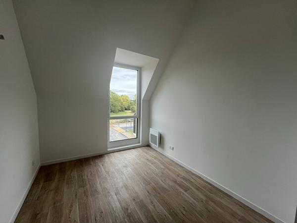 Appartement T5 avec terrasse de 63m² à louer à Saint Erblon - Très bon état