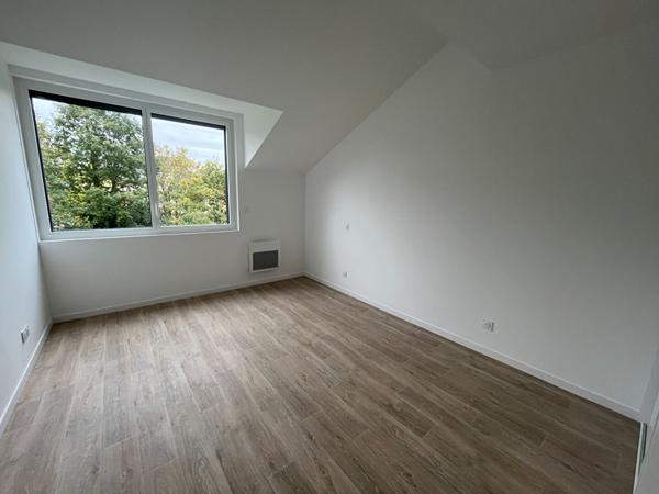Appartement T5 avec terrasse de 63m² à louer à Saint Erblon - Très bon état