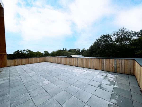 Appartement T5 avec terrasse de 63m² à louer à Saint Erblon - Très bon état
