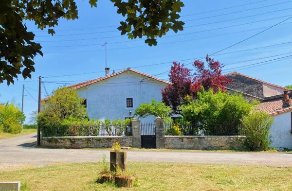 Maison à vendre à Aubigné (79110) - Deux-Sèvres