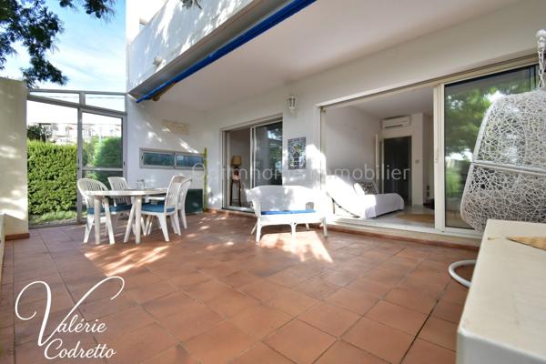 À vendre – Superbe T3 en rez-de-jardin avec grande terrasse à 200 m de la plage – Port Pothuau / Les Salins