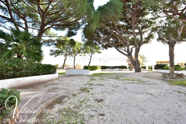 À vendre – Superbe T3 en rez-de-jardin avec grande terrasse à 200 m de la plage – Port Pothuau / Les Salins