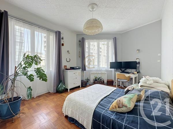 Appartement F3 à vendre  3 pièces - 76,09 m 2   LYON  - 69008