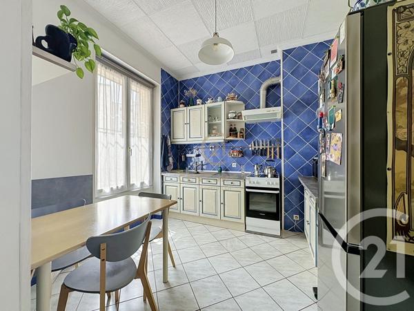 Appartement F3 à vendre  3 pièces - 76,09 m 2   LYON  - 69008