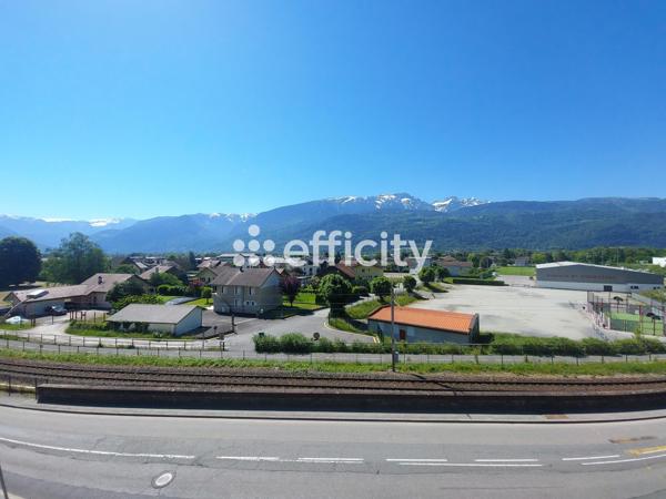 Appartement
         3 pièces
        - 85 m² Exclusivité 185 000 € *