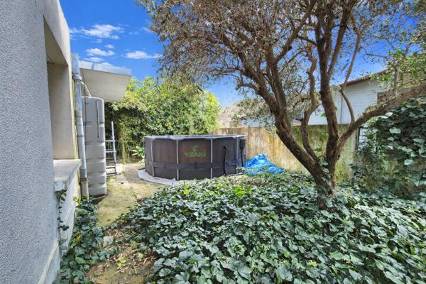 Maison familiale 8 pièces avec piscine hors-sol et double garage Alès (30100)