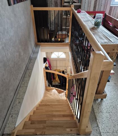 Maison familiale 8 pièces avec piscine hors-sol et double garage Alès (30100)