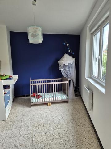 Maison familiale 8 pièces avec piscine hors-sol et double garage Alès (30100)