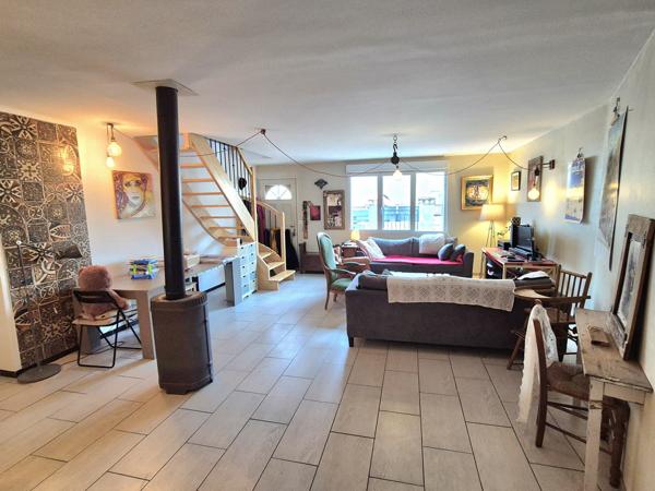 Maison familiale 8 pièces avec piscine hors-sol et double garage Alès (30100)