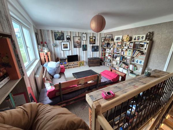 Maison familiale 8 pièces avec piscine hors-sol et double garage Alès (30100)